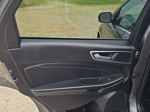 Used 2024 Ford Edge Titanium AWD/4WD image 14