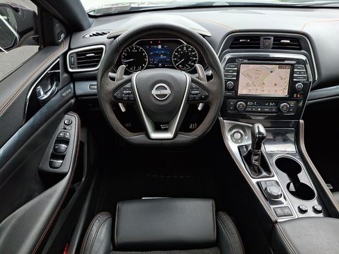 Used 2023 Nissan Maxima SR w/ Sport Mat Group FWD image 17