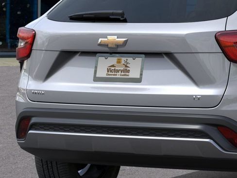 New 2026 Chevrolet Trax LT w/ LT Convenience Package FWD image 14
