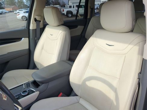 Certified 2020 Cadillac XT6 Premium Luxury image 20