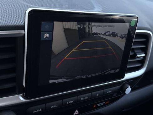 New 2026 Hyundai Venue SE FWD image 19