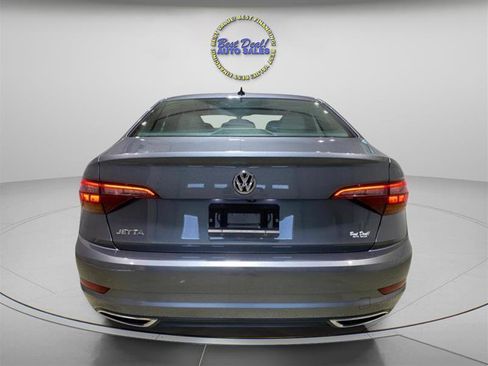 Used 2019 Volkswagen Jetta R-Line FWD image 3