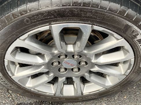 Used 2023 GMC Acadia Denali w/ Denali Technology Package image 32