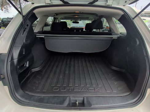 Used 2016 Subaru Outback 2.5i Premium image 24