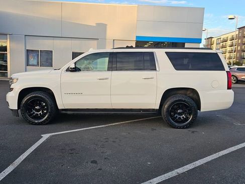 Used 2018 Chevrolet Suburban LT image 2