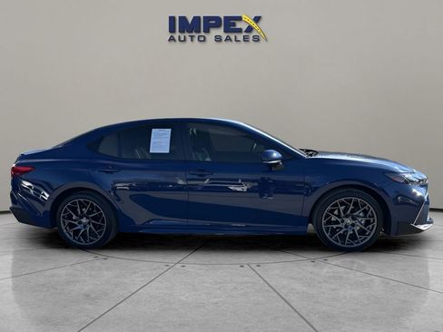 Used 2025 Toyota Camry SE image 6