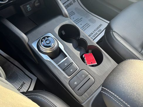 Used 2022 Ford Escape SEL image 13