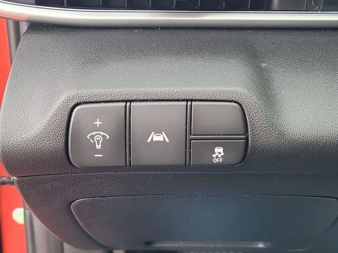 Used 2021 Hyundai Elantra Limited FWD image 17