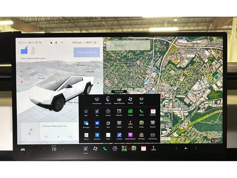 Used 2024 Tesla Cybertruck AWD Crew Cab image 32