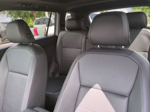 Used 2019 Volkswagen Tiguan SEL Premium R-Line FWD image 8