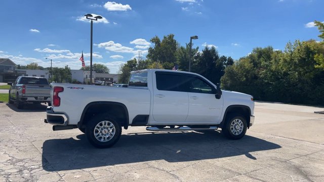 Used 2022 Chevrolet Silverado 2500 LT w/ Convenience Package AWD/4WD image 9