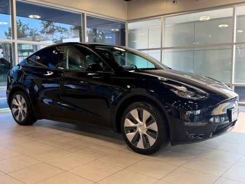 Used 2021 Tesla Model Y Long Range AWD/4WD image 6