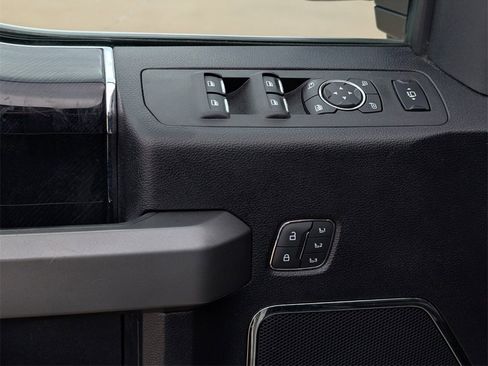 Used 2021 Ford F250 Platinum w/ FX4 Off-Road Package image 21