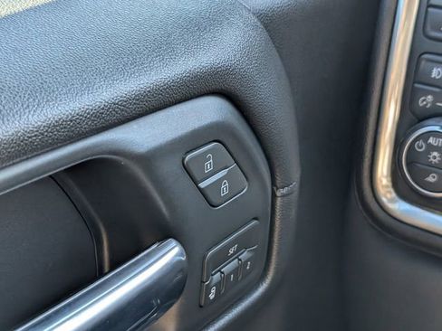 Used 2019 Chevrolet Silverado 1500 High Country w/ Technology Package AWD/4WD image 26