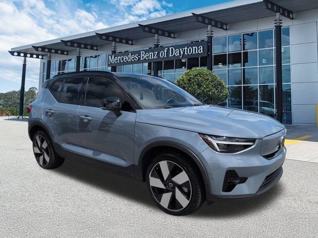 Used 2023 Volvo XC40 Recharge Ultimate w/ Protection Package Premier AWD/4WD image 2