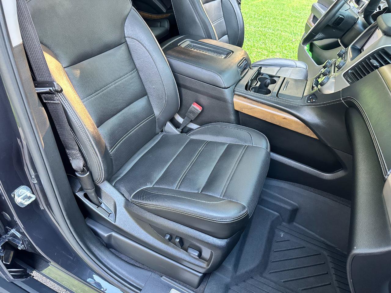 Used 2020 GMC Yukon Denali w/ Denali Ultimate Package RWD image 36