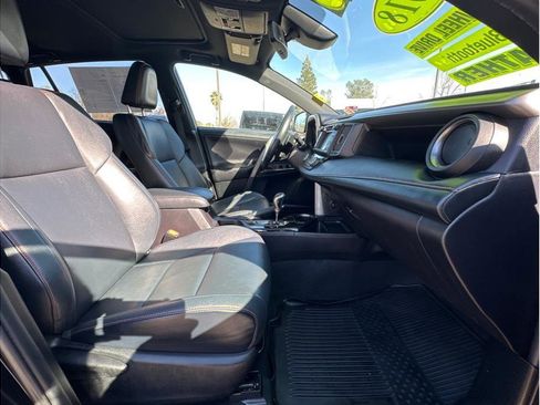 Used 2018 Toyota RAV4 SE w/ Power Extra Value Package image 11