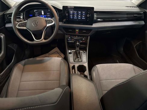 Used 2025 Volkswagen Jetta SE image 16