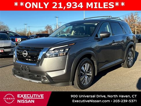 Certified 2024 Nissan Pathfinder SL w/ Cargo Package image 5