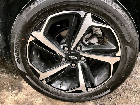 Used 2023 Chevrolet TrailBlazer RS w/ Sun and Liftgate Package image 8