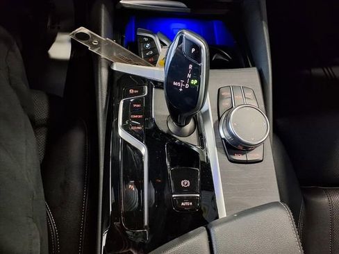 Used 2022 BMW 530i xDrive w/ Premium Package image 24