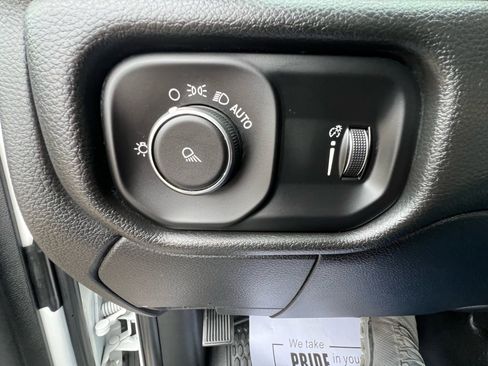 Used 2021 RAM 3500 Tradesman w/ Chrome Appearance Group AWD/4WD image 25