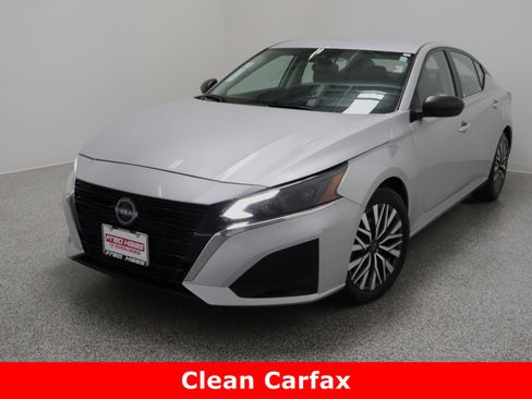 Used 2024 Nissan Altima 2.5 SV image 2