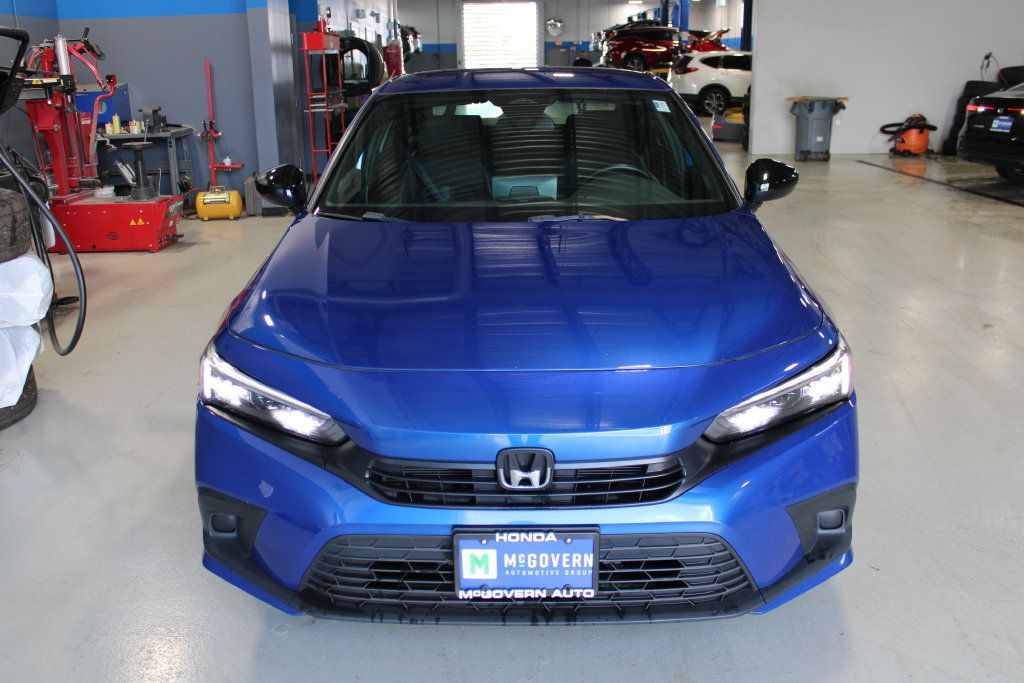 Used 2023 Honda Civic Sport image 2