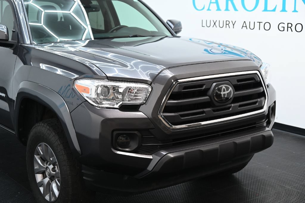 Used 2018 Toyota Tacoma SR5 AWD/4WD image 8