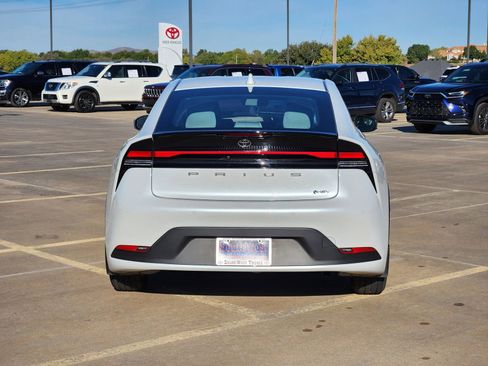 Used 2024 Toyota Prius LE image 8