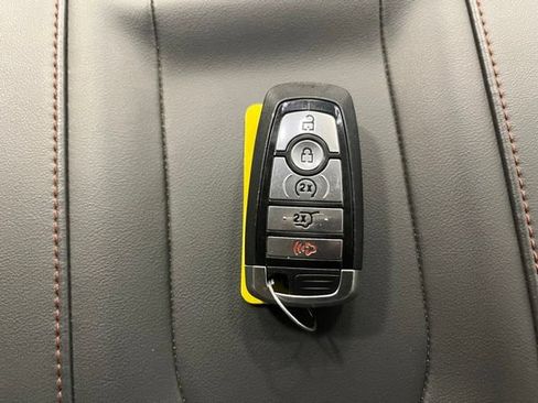 Used 2025 Ford Expedition Max Active AWD/4WD image 27