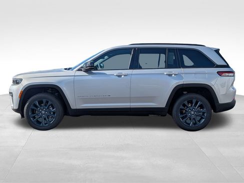 New 2026 Jeep Grand Cherokee Limited AWD/4WD image 3