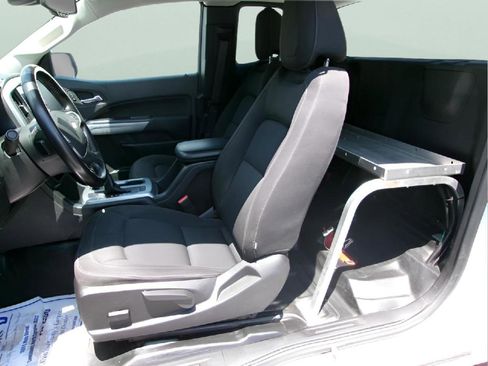 Used 2022 Chevrolet Colorado LT w/ Fleet Safety Package image 10