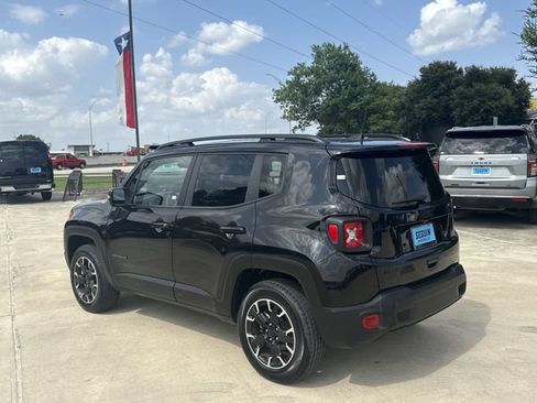 Used 2023 Jeep Renegade Latitude AWD/4WD image 36