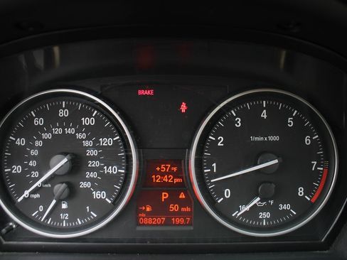 Used 2011 BMW 335i Sedan image 27