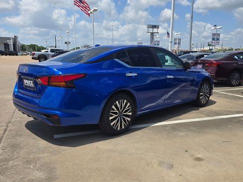 Used 2025 Nissan Altima 2.5 SV image 5