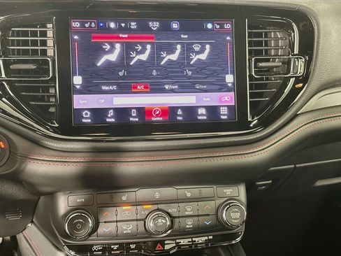 Used 2025 Dodge Durango GT AWD/4WD image 24