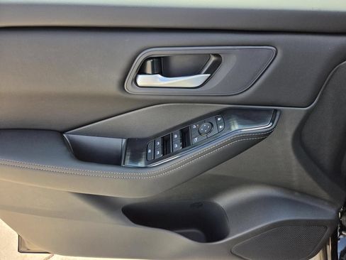 New 2026 Nissan Rogue SV FWD image 17