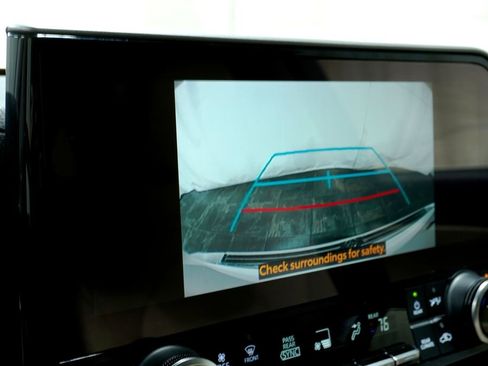 Certified 2023 Toyota Highlander XLE image 27