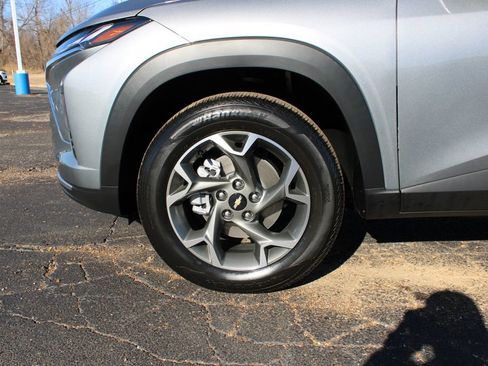 New 2026 Chevrolet Trax LT image 18