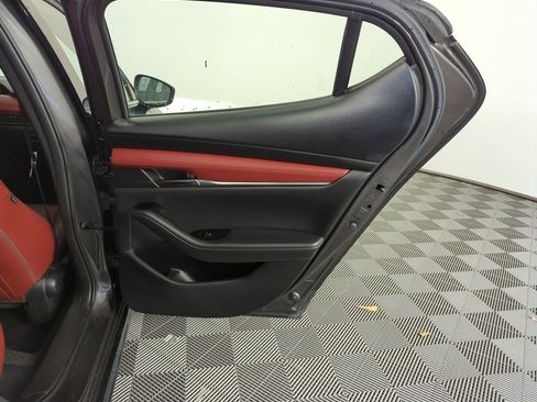 Used 2019 MAZDA MAZDA3 Hatchback w/ Premium Package image 32