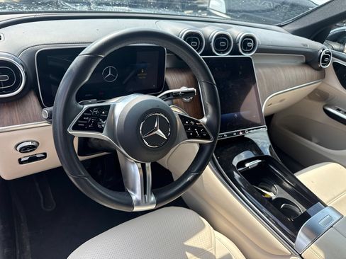 Used 2024 Mercedes-Benz GLC 300 4MATIC image 9