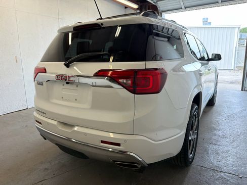 Used 2019 GMC Acadia Denali w/ Technology Package FWD image 2