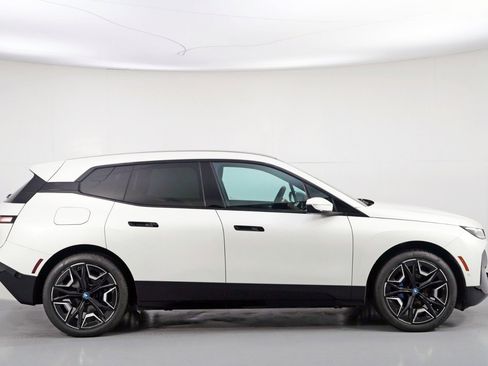 Used 2023 BMW iX xDrive50 w/ Sport Package image 59