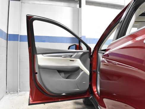 Used 2023 Cadillac XT5 Premium Luxury w/ Technology Package image 10