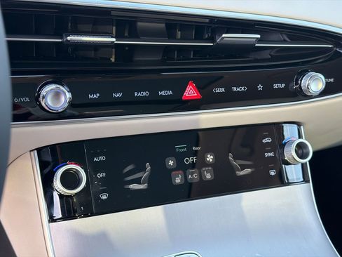 New 2026 Genesis GV70 2.5T Select image 31