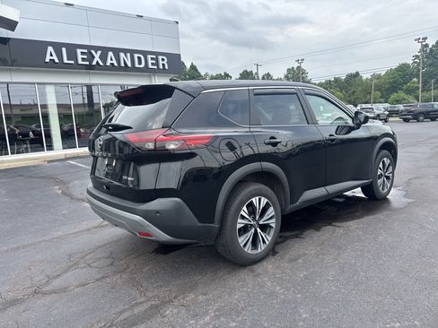 Used 2023 Nissan Rogue SV AWD/4WD image 3