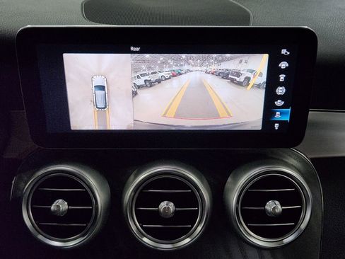 Used 2022 Mercedes-Benz GLC 300 4MATIC image 37