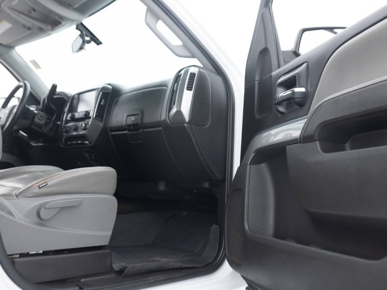 Used 2017 Chevrolet Silverado 1500 LT w/ All Star Edition RWD image 33