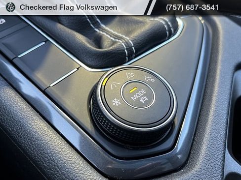 Used 2023 Volkswagen Tiguan SEL R-Line image 45